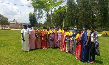 Ruhango:  Abakobwa  babyariye  iwabo  bagorwa  no kubura abo basigira  abana igihe barimo kwiga.