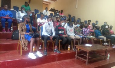 Gisagara: Barasaba ko ababyeyi babyaye abana  bafite ubumuga  bajya bahabwa  amahugurwa  yo kubitaho.