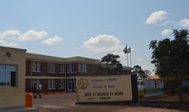 Ngoma: Gitifu arakekwaho gutorokana amafaranga y’abaturage